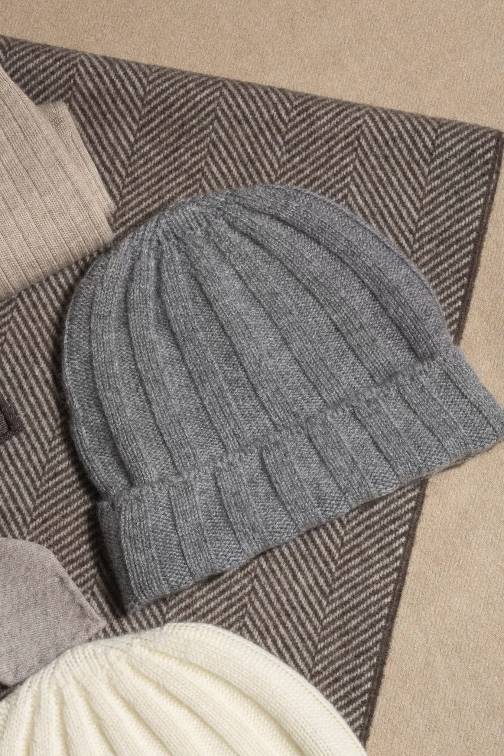 Online Pini Parma Berretto In Maglia A Coste Di Cashmere - Made In Italy Grigio