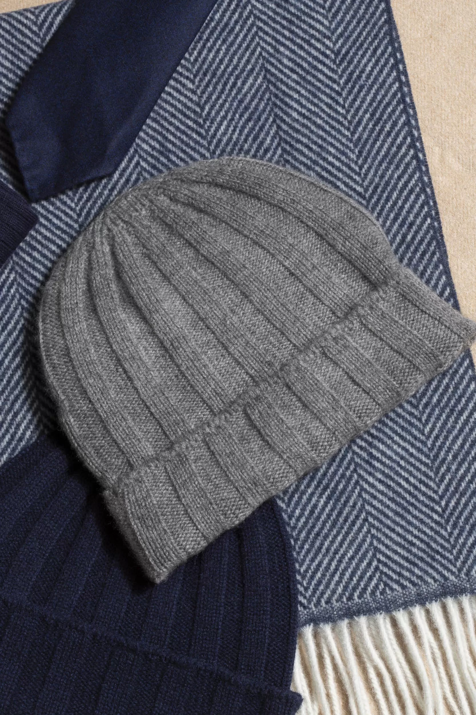 Online Pini Parma Berretto In Maglia A Coste Di Cashmere - Made In Italy Grigio