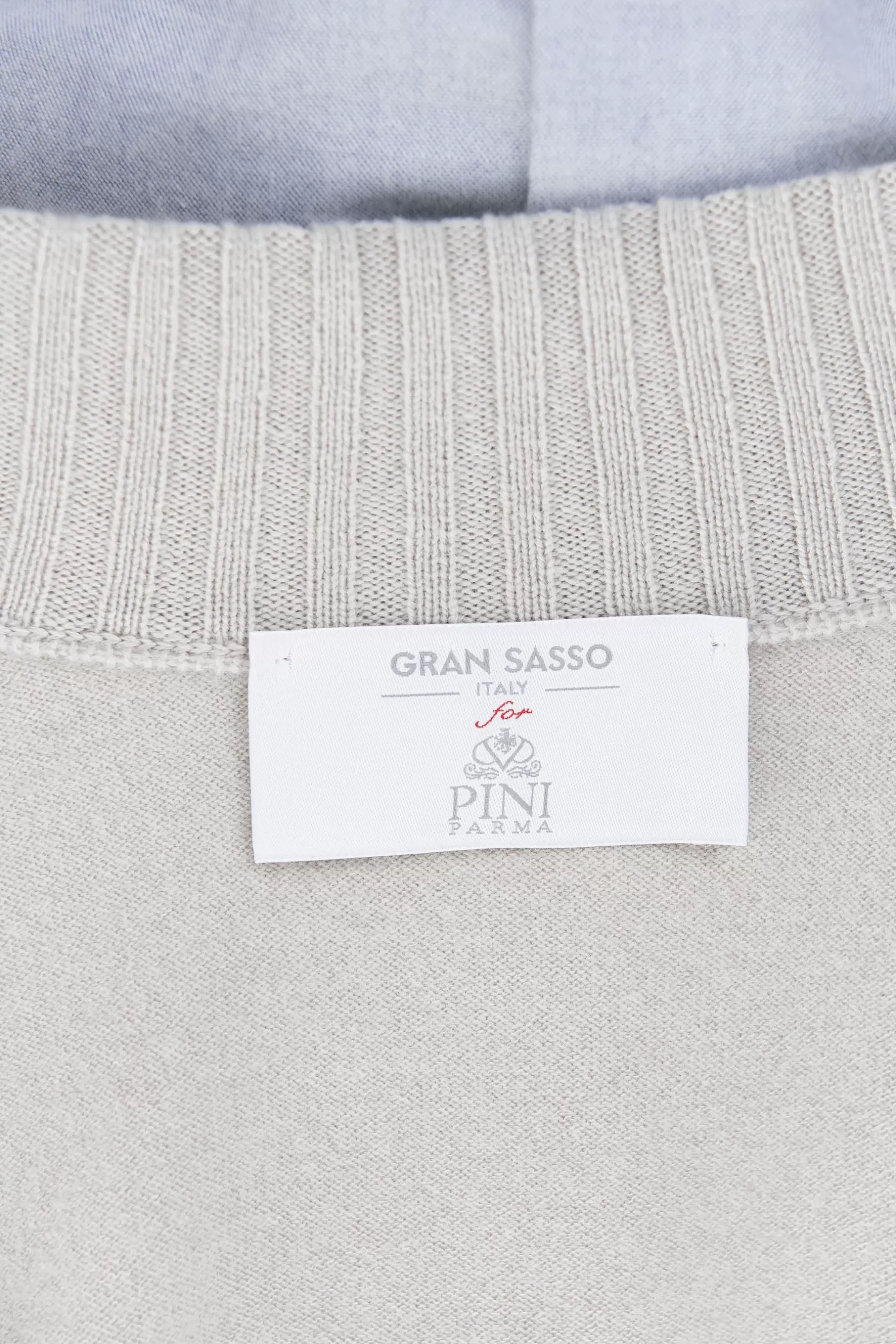 bomber_in_maglia_di_cashmere_stone__made_in_italy_3.webp Online Pini Parma Bomber In Maglia Di Cashmere – Made In Italy Stone