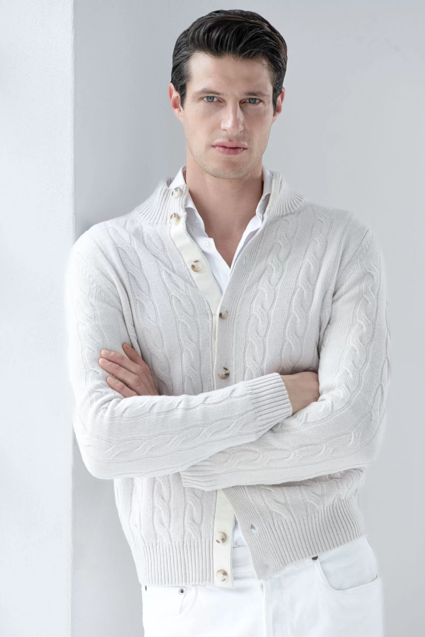 Shop Pini Parma Cardigan In Maglia A Trecce – Made In Italy Beige