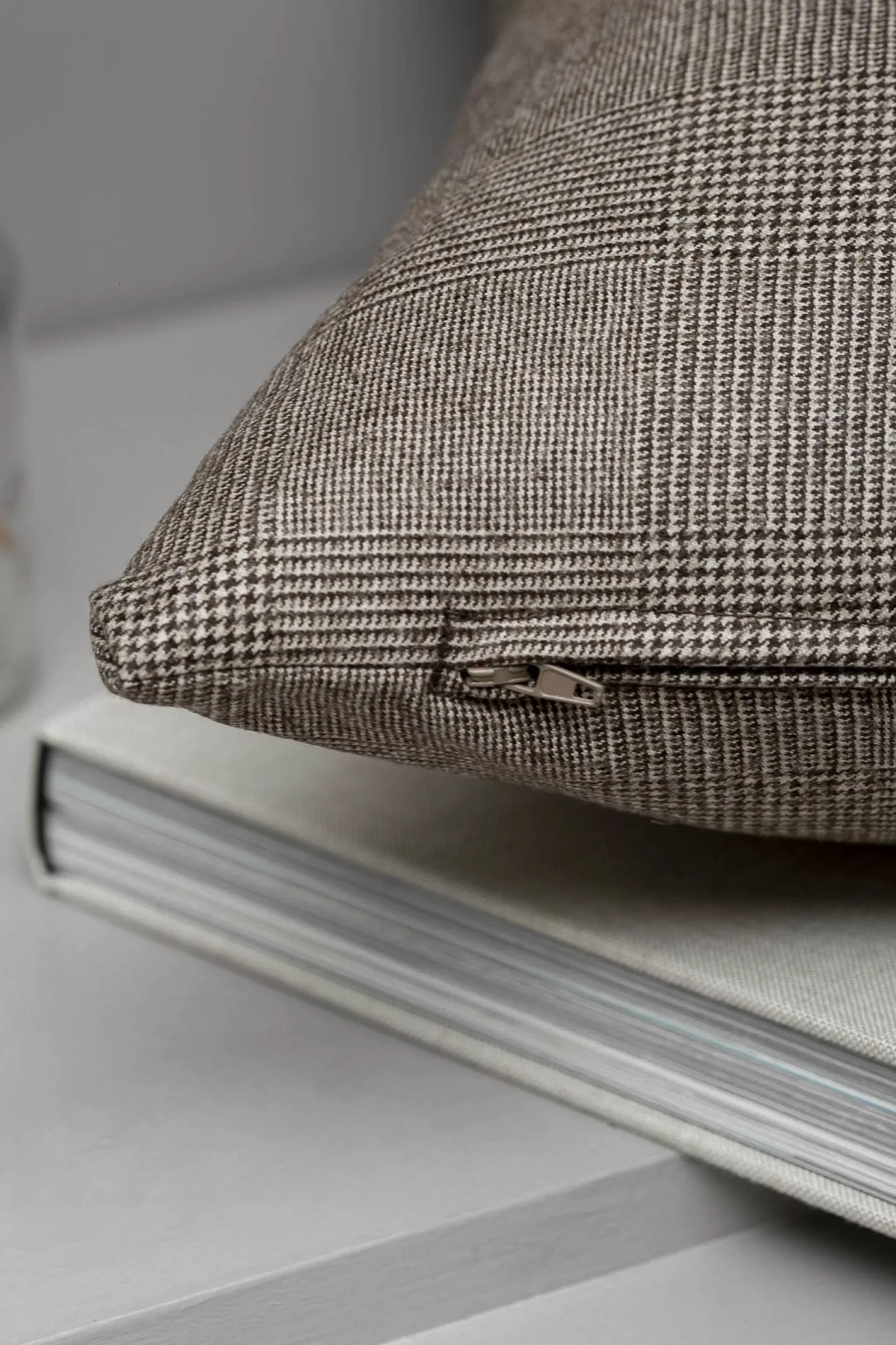 Sale Pini Parma Cuscino In Lana Principe Di Galles Color Tortora - Made In Italy Talpa