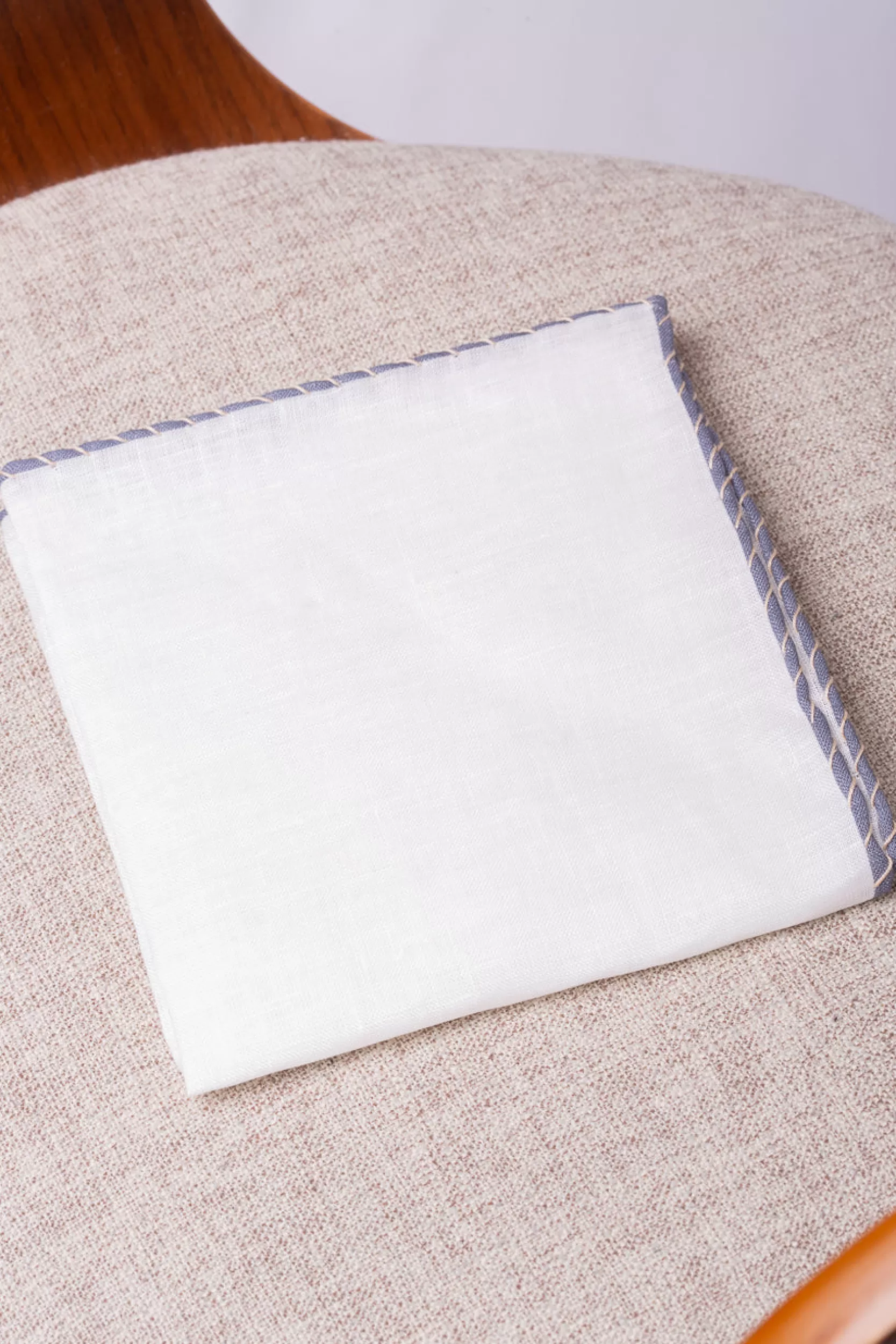 Fashion Pini Parma Fazzoletti Da Taschino In Lino Bianco Con Bordi Grigi E - Made In Italy Beige