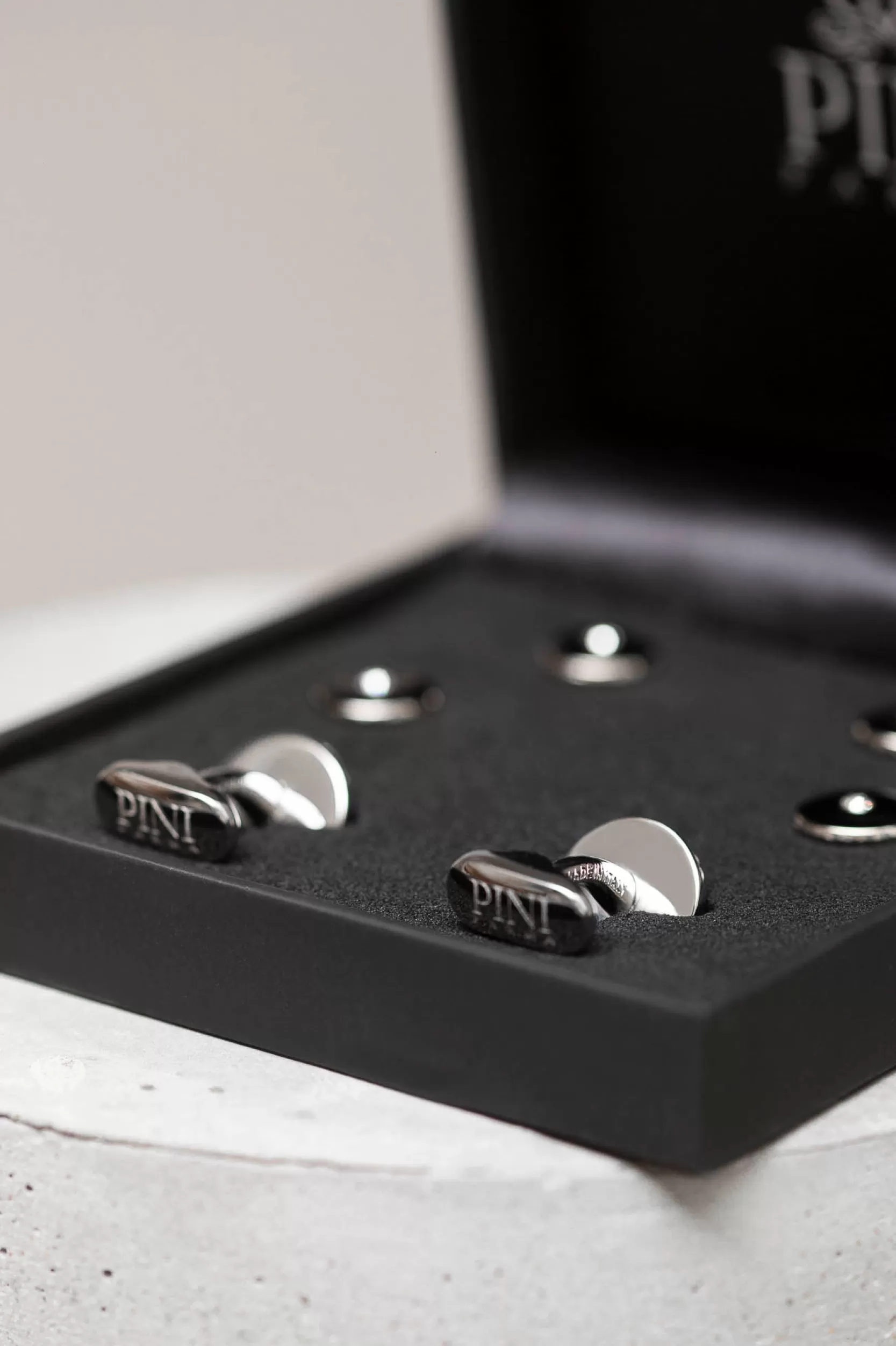 Sale Pini Parma Gemelli Neri E Borchie Da Abito Con Dettaglio Swarovski - Made In Italy