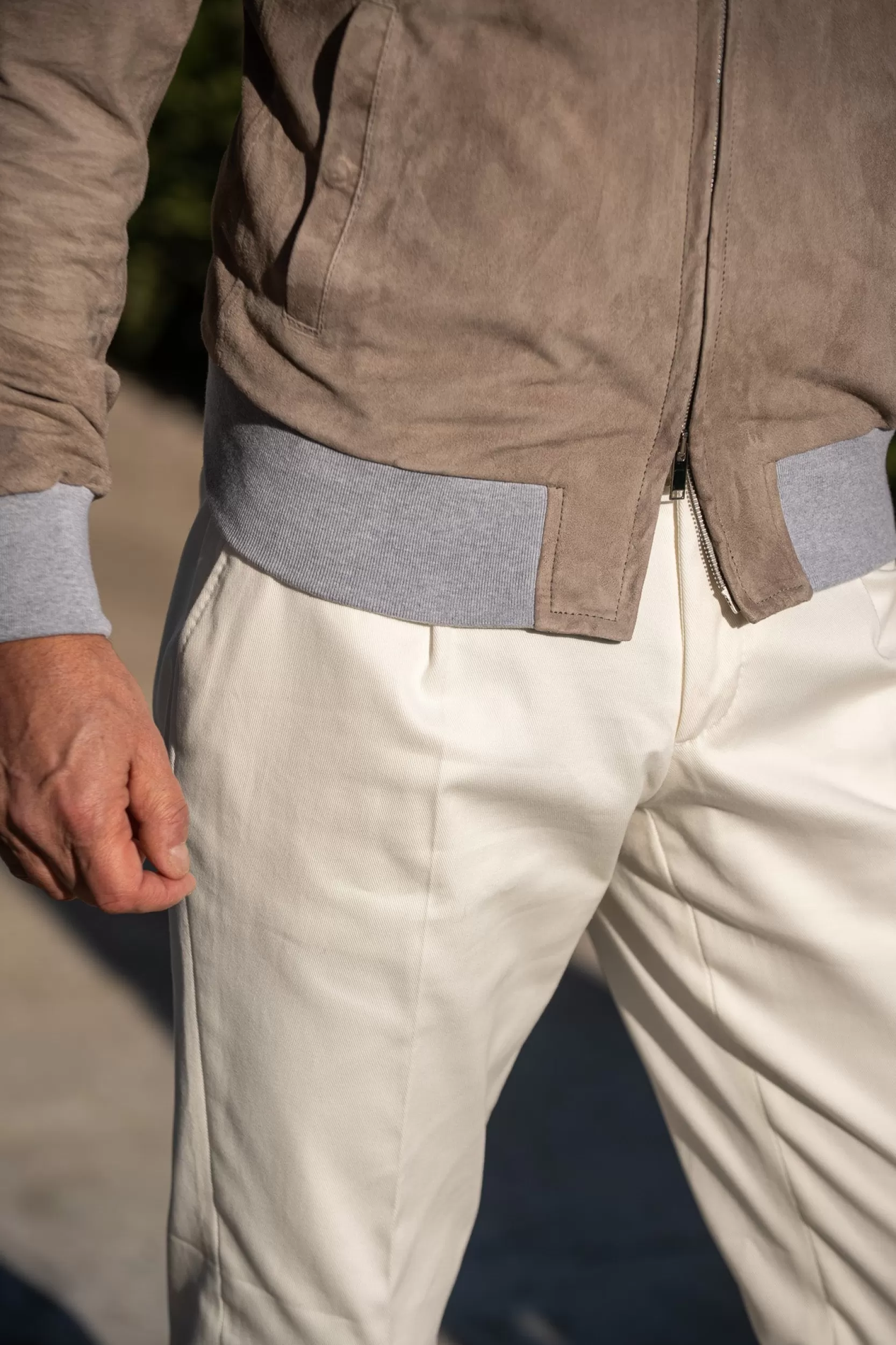 Shop Pini Parma Giubbotto Bomber Con Cappuccio In Suede Color Tortora – Made In Italy