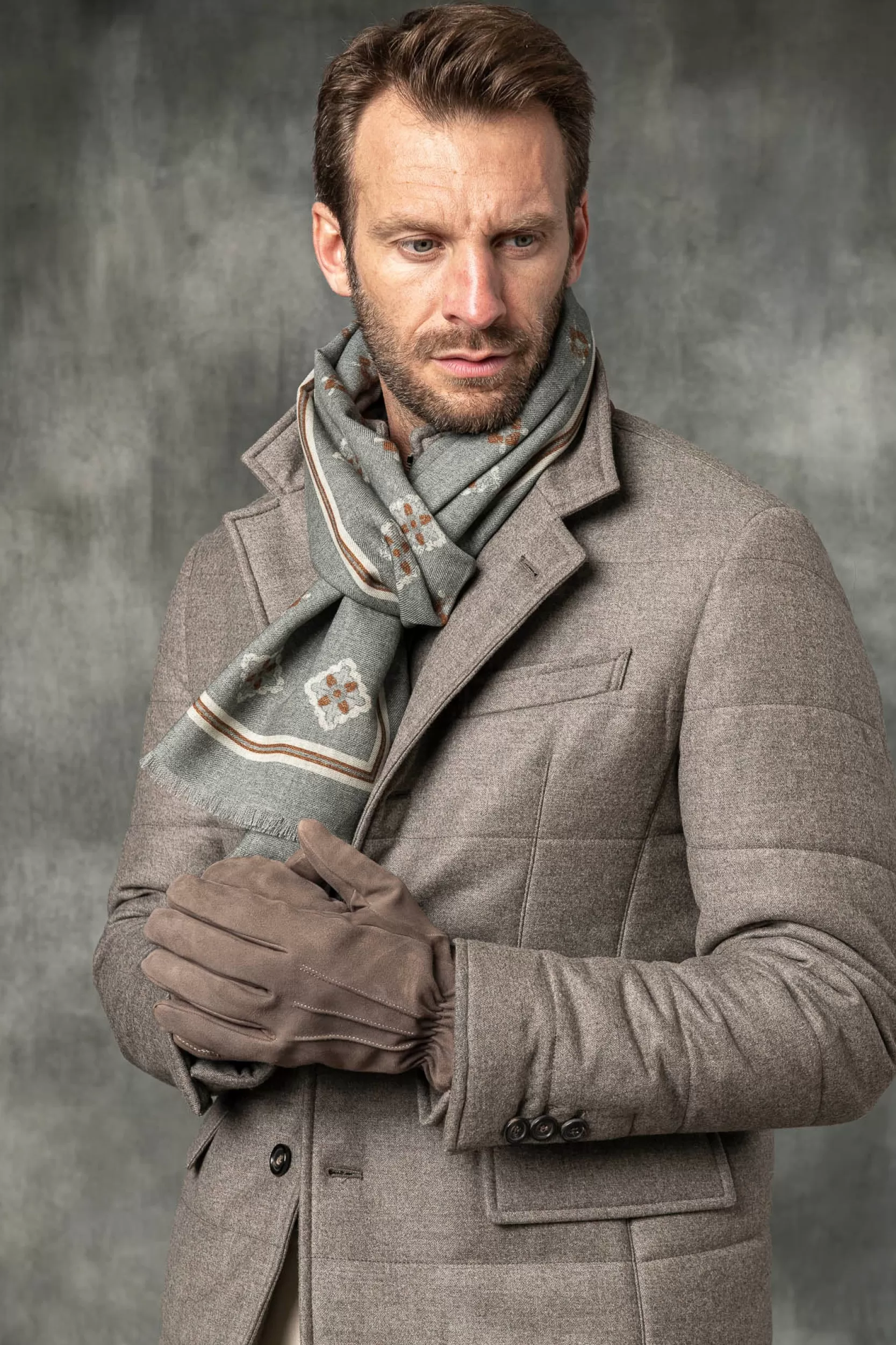 Shop Pini Parma Guanti In Pelle Scamosciata Foderati In Cashmere Color - Made In Italy Talpa