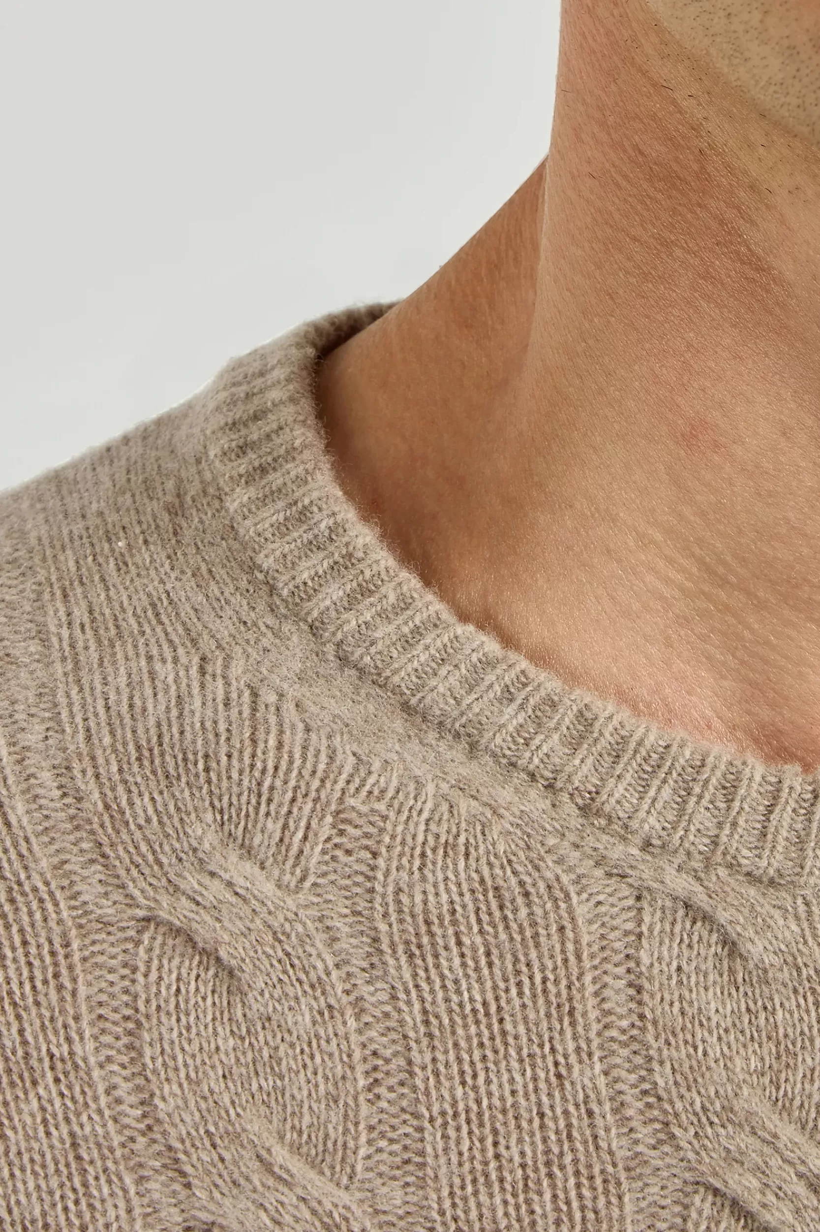Shop Pini Parma Maglione Tortora Lavorato A Trecce – Made In Italy Talpa