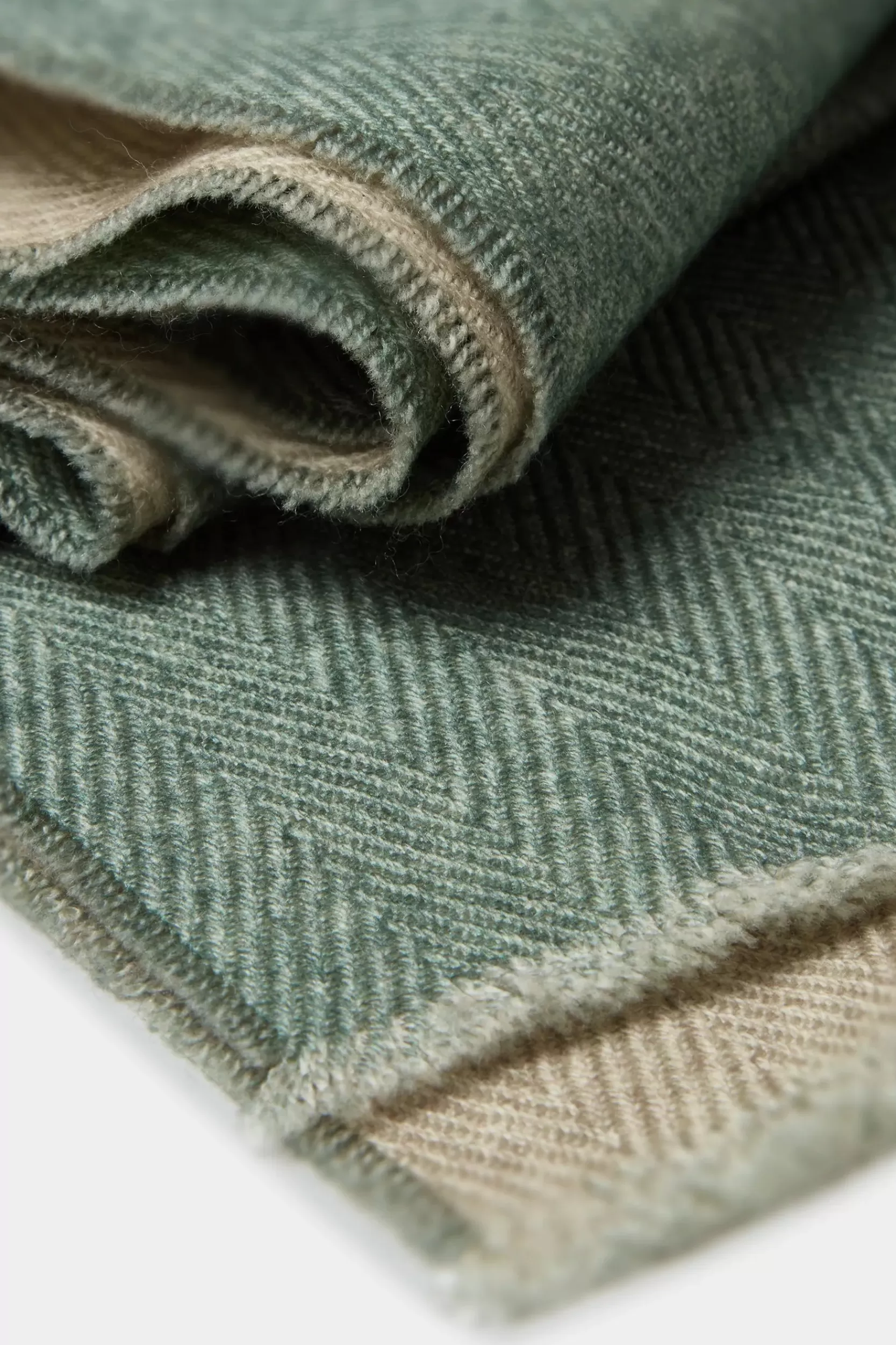 Fashion Pini Parma Sciarpa Reversibile A Spina Di Pesce E Beige - Made In Italy Salvia